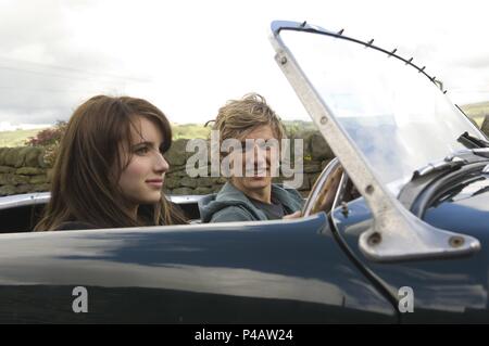 Titre original : WILD CHILD. Titre en anglais : enfant sauvage. Directeur de film : NICK MOORE. Année : 2008. Stars : EMMA ROBERTS, Alex Pettyfer. Credit : UNIVERSAL PICTURES / Album Banque D'Images