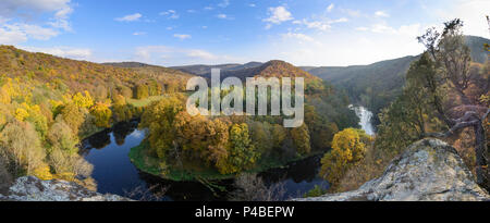 Parc national Thayatal Hardegg, vallée de la rivière Thaya, virage en Umlaufberg (forêt de Waldviertel, trimestre), Basse Autriche, Autriche Banque D'Images