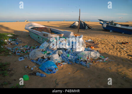 Les filets de pêche, plage de Negombo, Oruwa, Colombo, Province de l'Ouest, au Sri Lanka, en Asie Banque D'Images