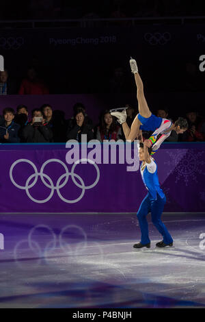 La PRK (Corée du Nord) deux patineurs Tae Ok Ryom et Ju Sik Kim effectuer au Gala de patinage artistique à l'exposition Jeux Olympiques d'PyeongCha Banque D'Images