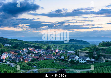 Vogtsburg im Kaiserstuhl, village Bickensohl, vignoble, vignes, vin, Kaiserstuhl, Bade-Wurtemberg, Allemagne Banque D'Images