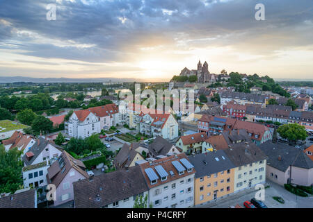 Breisach am Rhein, vue de la colline d'Eckartsberg église cathédrale Saint Stephan Stephansmünster (cathédrale), du Rhin, de la vieille ville, de Kaiserstuhl, Bade-Wurtemberg, Allemagne Banque D'Images