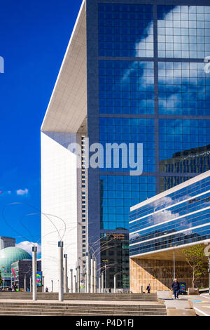 Utsurohi' par 'Aiko Miyawaki dans le domaine de la Défense à Paris, France Banque D'Images