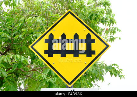 Méfiez-vous des trains cote Banque D'Images