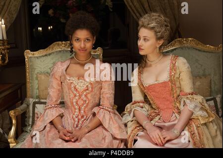 Titre original : BELLE. Titre en anglais : BELLE. Directeur de film : AMMA ASANTE. Année : 2013. Stars : GUGU MBATHA-RAW ; SARAH GADON. Île de Man Crédit : FILM / Album Banque D'Images