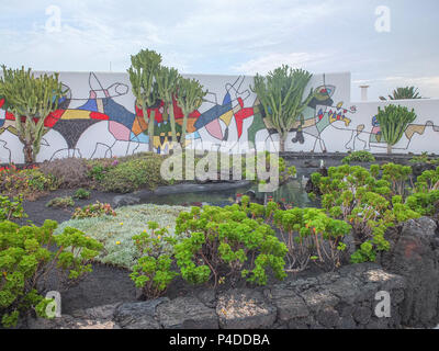 Lanzarote, Espagne - Décembre 12, 2013 : l'insolite jardins et dessins dans les jardins de César Manrique à Lanzarote tous construits sur les îles la pierre de lave Banque D'Images