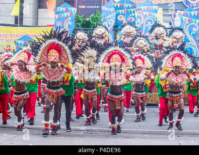 Les participants au Festival Dinagyang à Iloilo Philippines Banque D'Images