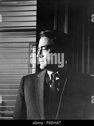 Titre original : MIRAGE. Titre en anglais : MIRAGE. Film Réalisateur : EDWARD DMYTRYK. Année : 1965. Stars : Gregory Peck. Credit : UNIVERSAL INTERNATIONAL / Album Banque D'Images