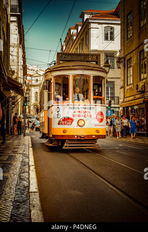 Europa, Portugal, Lisboa, Transports, Tram, Trambahn, Straßenbahn Banque D'Images