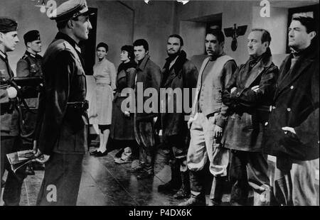 ESCENA DE LA PELICULA 'LOS CAÑONES DE NAVARONE' - 1961 - Gregory Peck Y ANTHONY QUINN (Etats-Unis). Auteur : THOMPSON, J. LEE. Banque D'Images