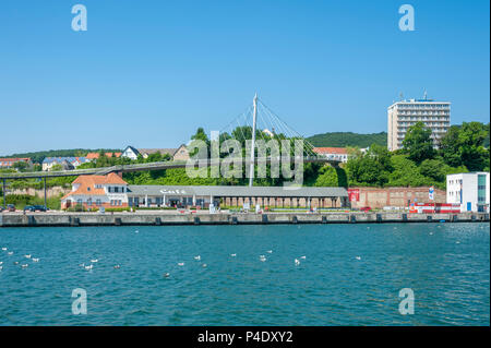 Passerelle pour piétons dans le port, Sassnitz, Rügen, Mecklembourg-Poméranie-Occidentale, Allemagne, Europe Banque D'Images