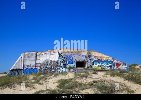 Les bunkers de plage avec graffiti Cap Ferret France Juin 2018 Banque D'Images