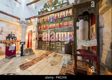 Abbaye byzantine de Pojan, église orthodoxe Saint Mary et le monastère, de l'Intérieur, de l'Iconostase, Parc archéologique d'Apollonia, l'Illyrie, Village Pojani, Alb Banque D'Images