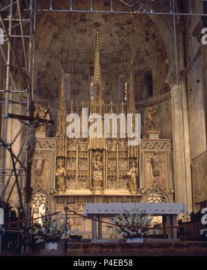 RETABLO MAYOR DE LA CATEDRAL DE BARCELONA - Siglo XV - ALABASTRO POLICROMADO - GOTICO CATALAN. Auteur : Pere Johan (1398-après 1458). Emplacement : CATEDRAL-intérieur, Tarragone, Espagne. Banque D'Images