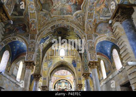 La Martorana à Palerme - Sicile - l'église est réputé pour sa vue spectaculaire de l'intérieur, qui est dominé par une série de mosaïques du 12ème siècle exécutés par des artisans byzantins. Avril 2018 | Le monde d'utilisation Banque D'Images