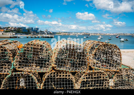 Le homard et crustacés à côté des pots de Praia da Ribeira à Cascais, Portugal Banque D'Images