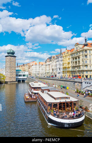 Botel Matylda, Sitkov et château d'eau, Galerie Manes, Masarykovo Nabrezi, Prague, République Tchèque Banque D'Images