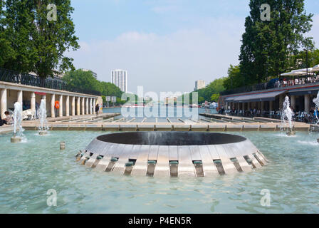 Le bassin de la Villette, La Villette, Paris, France Banque D'Images