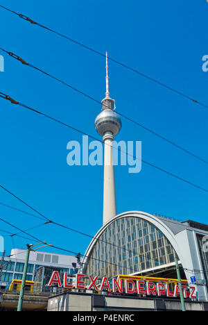 Fernsehturm, la tour de télévision, Alexanderplatz, Berlin, Allemagne Banque D'Images