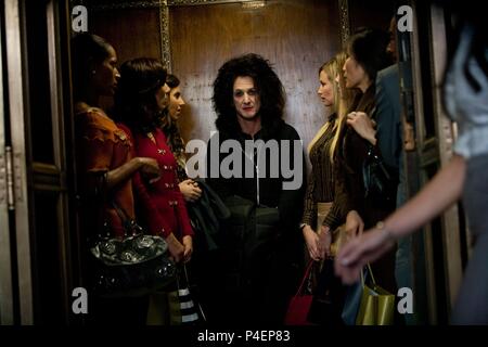 Titre original : CE DOIT ÊTRE L'ENDROIT. Titre en anglais : CECI DOIT ÊTRE L'ENDROIT. Film Réalisateur : Paolo SORRENTINO. Année : 2011. Stars : SEAN PENN. Credit : INDIGO FILM / Album Banque D'Images