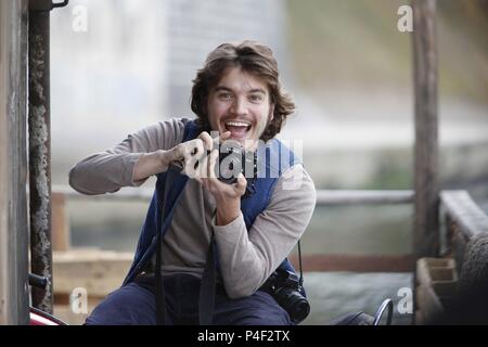 Titre original : VENUTO AL MONDO. Titre en anglais : DEUX FOIS NÉ. Film Réalisateur : Sergio Castellitto. Année : 2012. Stars : Emile Hirsch. Credit : MEDUSA FILM / Album Banque D'Images