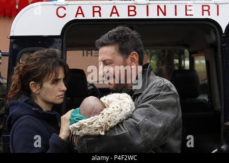 Titre original : VENUTO AL MONDO. Titre en anglais : DEUX FOIS NÉ. Film Réalisateur : Sergio Castellitto. Année : 2012. Stars : PENELOPE CRUZ, Sergio Castellitto. Credit : MEDUSA FILM / Album Banque D'Images