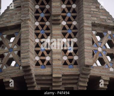 DETALLE DE LA FACHADA - PALMERA - 1884-87. Auteur : Antoni Gaudí (1852-1926). Emplacement : Finca Güell, Barcelone, Espagne. Banque D'Images