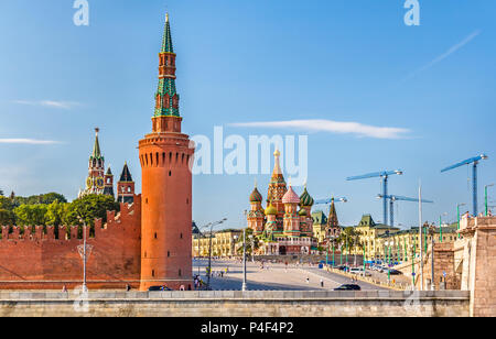 Le Kremlin et la cathédrale Saint Basile à Moscou, Russie Banque D'Images