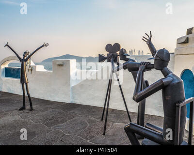 Haeundae, Busan, Corée du Sud - Juin 2017 : sculptures métalliques, sur la promenade de Haeundae promouvoir le Festival International du Film de Busan avec l'Gwangan Banque D'Images