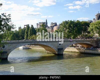 À l'échelle du pont Louis-philippe, vers l'Hôtel de Ville, hôtel de ville, l'après-midi de la Fête de la musique, Paris, France Banque D'Images