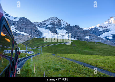 Célèbre train entre Grindelwald et de la gare ferroviaire de Jungfraujoch - Top of Europe, Suisse Banque D'Images