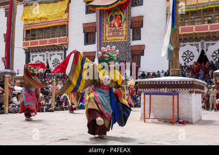 Le Ladakh, Inde - Juillet 4, 2017 : Hemis Tsechu, une cérémonie bouddhiste tantrique à Hemis monastery, avec masque/danse tantrique Cham danse exécutée par le moine Banque D'Images
