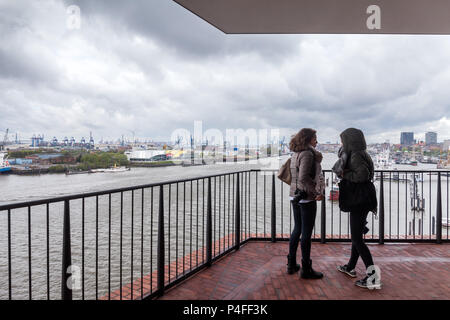 Hambourg, Allemagne, dans l'Elbphilharmonie HafenCity à Hambourg harbor Banque D'Images