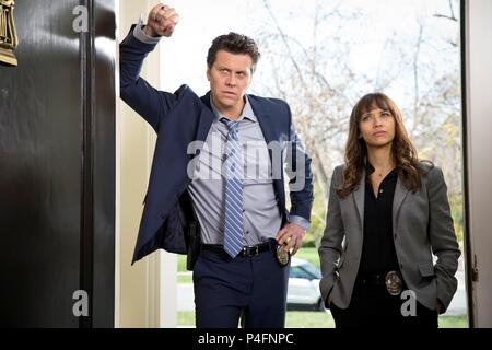 Titre original : ANGIE TRIBECA. Titre en anglais : ANGIE TRIBECA. Film Réalisateur : Steve Carell ; NANCY CARELL. Année : 2015. Stars : RASHIDA JONES ; HAYES MACARTHUR. Credit : CAROUSEL TELEVISION / Album Banque D'Images