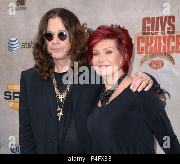 Ozzy Osbourne et Sharon Osbourne à la 4e conférence annuelle "Spike TV Guys Choice Awards des studios Sony, Los Angeles, CA 5 juin 2010 Digital / MediaPunch Banque D'Images