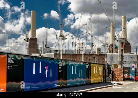 La construction se poursuit sur la Battersea Power Station, un réaménagement €9 milliards pour régénérer l'ancienne centrale électrique et Landmark London Banque D'Images