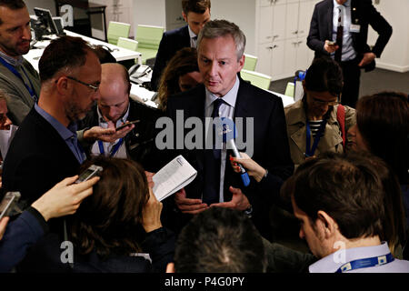 Le Luxembourg. 22 Juin, 2018. Le ministre français des Finances, Bruno Le Maire donne une conférence de presse après la réunion des ministres des finances de l'Eurogroupe au Conseil européen de Luxembourg le 22 juin 2018 Crédit : ALEXANDROS MICHAILIDIS/Alamy Live News Banque D'Images