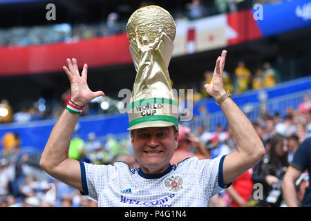 Samara, Russie. 21 Juin, 2018. Fédération de ventilateur, fan de football, avec la coupe, tasse comme coiffures, l'homme, maenlich. Danemark (DEN) - Australie (AUS) 1-1, premier tour, Groupe C, Match 22, le 21.06.2018 à Samara, Samara Arena. Coupe du Monde de Football 2018 en Russie à partir de la 14.06. - 15.07.2018. Utilisation dans le monde entier | Credit : dpa/Alamy Live News Banque D'Images