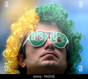 Saint Petersburg, Russie. 22 Juin, 2018. Un fan du Brésil est perçu avant la Coupe du Monde 2018 Groupe E match entre le Brésil et le Costa Rica en Saint Petersburg, Russie, le 22 juin 2018. Credit : Xu Zijian/Xinhua/Alamy Live News Banque D'Images