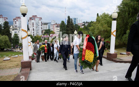 Sochi, Russie. 22 Juin, 2018. Reinhard Grindel DFB (Président) sur le chemin de l'université Memorial. GES/football/Coupe du monde 2018 : la Russie de gerbe à Sotchi, 22.06.2018/GES/soccer/football Worldcup 2018 Russie : Gerbe, Sochi, 22 juin 2018 | dans le monde entier : dpa Crédit/Alamy Live News Banque D'Images