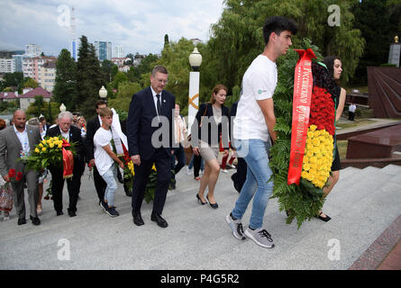 Sochi, Russie. 22 Juin, 2018. Reinhard Grindel DFB (Président)/m. et Ekaterina Fedyshina (r./Directeur général adjoint - Football Union de la Russie). GES/football/Coupe du monde 2018 : la Russie de gerbe à Sotchi, 22.06.2018/GES/soccer/football Worldcup 2018 Russie : Gerbe, Sochi, 22 juin 2018 | dans le monde entier : dpa Crédit/Alamy Live News Banque D'Images