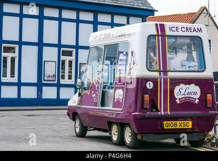 North Berwick, Ecosse, Royaume-Uni, 22 juin 2018. Luca dairy ice cream van sur le rivage à Milsey Bay un jour d'été Banque D'Images