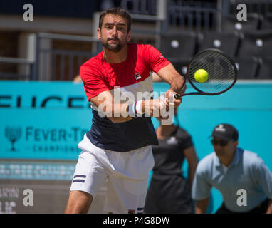Le Queen's Club, London, UK. 22 Juin, 2018. Jour 5 quart de finale sur le court central avec Marin Cilic (CRO) contre Sam Querrey (USA). Credit : Malcolm Park/Alamy Live News. Banque D'Images
