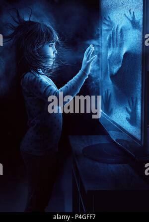 Titre original : Poltergeist. Titre en anglais : Poltergeist. Directeur : GIL KENAN Film. Année : 2015. Stars : KENNEDI CLEMENTS. Credit : FOX 2000 PICTURES/METRO-GOLDWYN-MAYER/Ghost House Pictures / Album Banque D'Images