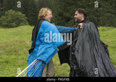 Titre original : POINT BREAK. Titre en anglais : POINT BREAK. Directeur de film : ERICSON CORE. Année : 2015. Stars : EDGAR RAMIREZ ; LUKE BRACEY. Credit : ALCON ENTERTAIMENT / Album Banque D'Images