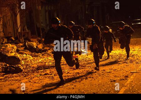 Titre original : la 5ème vague. Titre en anglais : la 5ème vague. Directeur de film : J BLAKESON. Année : 2016. Credit : COLUMBIA PICTURES/GK/FILMS/CAPITAL LSTAR FILMS/MATERI / Album Banque D'Images