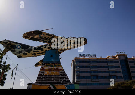 Avions MIG monument dans le centre de Hargeisa, Somalie - 09.01.2016 Somalilend Banque D'Images