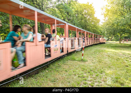 Autriche Vienne 8 juin.2018,la Liliputbahn est un chemin de lumière dans le parc d'attractions Prater de Vienne Banque D'Images