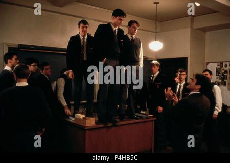 Titre original : Dead Poets Society. Titre en anglais : Dead Poets Society. Film Réalisateur : Peter Weir. Année : 1989. Stars : ROBIN WILLIAMS. Credit : Touchstone Pictures / Album Banque D'Images