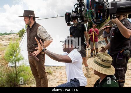 Titre original : The Magnificent Seven. Titre en anglais : The Magnificent Seven. Réalisateur : Antoine Fuqua. Année : 2016. Stars : Chris PRATT ; Antoine Fuqua. Credit : MGM/Columbia Pictures/CAPITAL LSTAR/VILLAGE ROADSHOW PHOTO / Album Banque D'Images